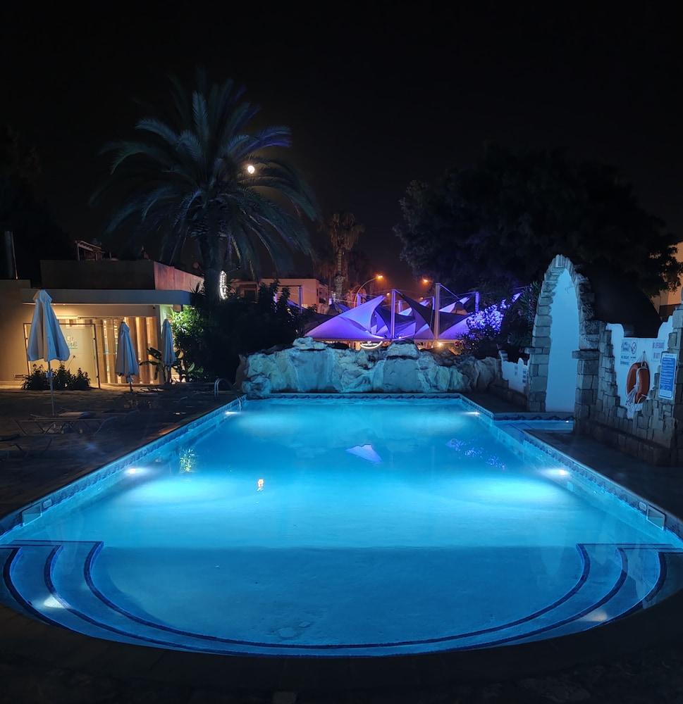 Dionysos Central Pafos Dış mekan fotoğraf